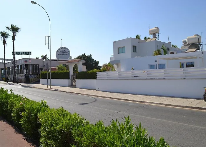 Makronissos アヤナパ